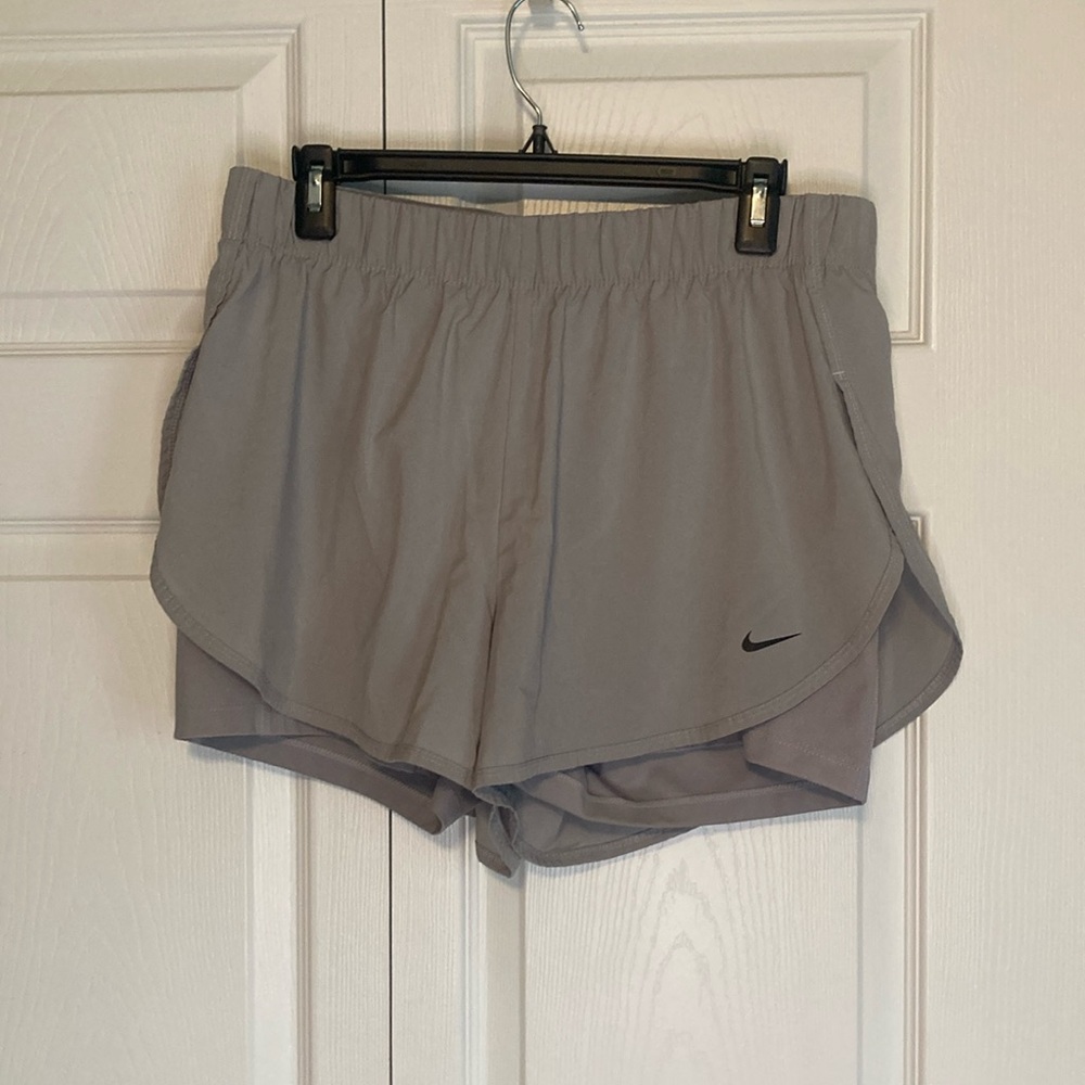Nike Women's Athletic Gray Shorts 2-in-1 Style Size XL